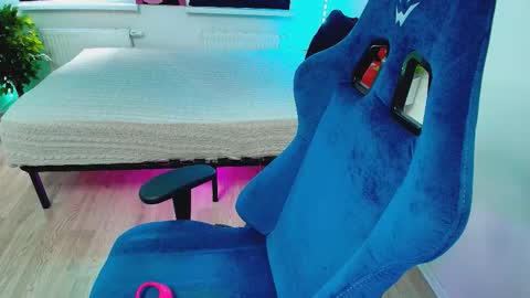 topcranberry online show from 10/15/25, 07:41