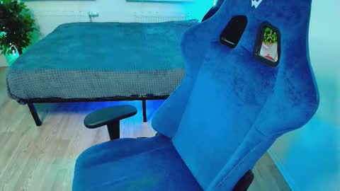 topcranberry online show from 10/26/25, 02:01