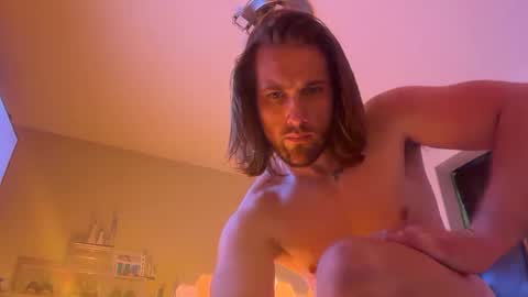 Snapshot of topherhopkins744 chatting on 03/31/26, 08:48 topherhopkins744 online show from 03/31/26, 08:48