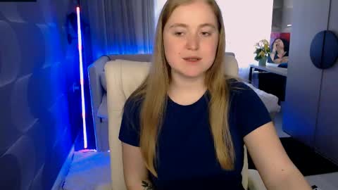 Snapshot of tori_blond chatting on 04/25/26, 06:16 tori_blond online show from 04/25/26, 06:16