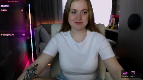 Snapshot of tori_blond chatting on 05/10/26, 05:12 tori_blond online show from 05/10/26, 05:12