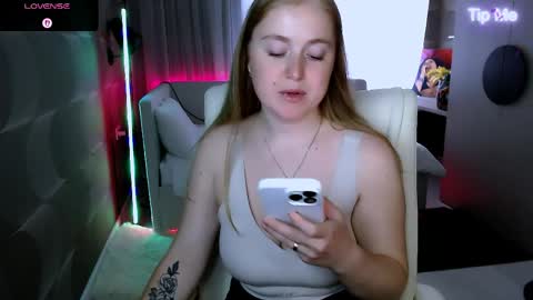 Snapshot of tori_blond chatting on 05/28/26, 05:49 tori_blond online show from 05/28/26, 05:49