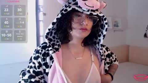 tori_just online show from 10/31/25, 02:40