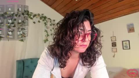 Snapshot of tori_just chatting on 06/01/26, 01:35 tori_just online show from 06/01/26, 01:35