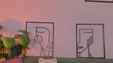 Tori online show from 10/06/25, 05:27