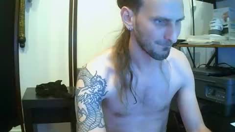 Snapshot of tornado2156 chatting on 12/05/25, 04:32 Tornado2156 online show from 12/05/25, 04:32