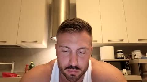 Snapshot of toro_arrapato chatting on 05/18/26, 10:04 toro_arrapato online show from 05/18/26, 10:04
