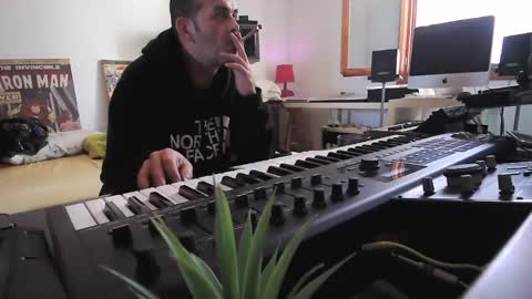 Snapshot of torosko chatting on 01/04/25, 10:49 Torosko online show from 01/04/25, 10:49