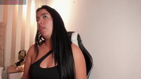 Snapshot of torres_karla chatting on 01/10/25, 10:46 karla online show from 01/10/25, 10:46