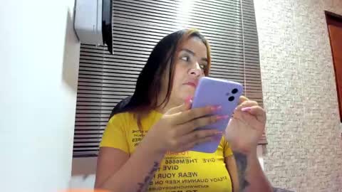 Snapshot of torres_karla chatting on 11/06/25, 08:59 karla online show from 11/06/25, 08:59