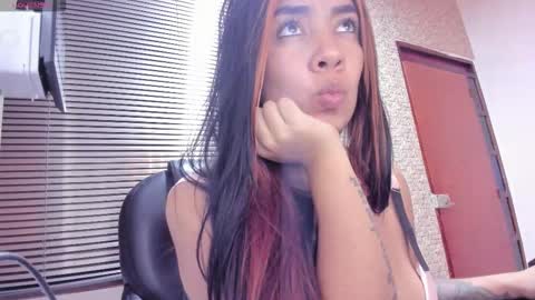 Snapshot of torres_karla chatting on 11/09/25, 08:23 karla online show from 11/09/25, 08:23