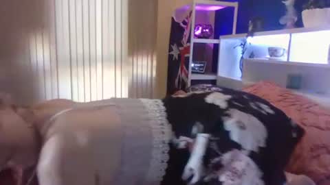 Snapshot of total_aussie_milfs chatting on 02/03/25, 12:04 Milly online show from 02/03/25, 12:04