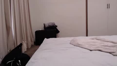 Snapshot of total_aussie_milfs chatting on 10/20/25, 12:11 Milly online show from 10/20/25, 12:11