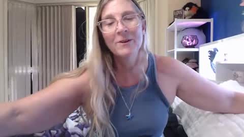 Milly online show from 03/17/26, 01:54