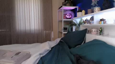 Snapshot of total_aussie_milfs chatting on 05/20/26, 11:22 Milly online show from 05/20/26, 11:22
