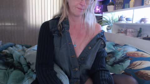 Snapshot of total_aussie_milfs chatting on 07/14/26, 02:27 Milly online show from 07/14/26, 02:27