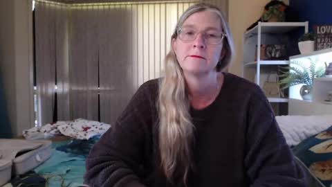 Snapshot of total_aussie_milfs chatting on 07/15/26, 12:49 Milly online show from 07/15/26, 12:49