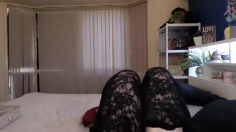 Snapshot of total_aussie_milfs chatting on 07/26/26, 11:00 Milly online show from 07/26/26, 11:00