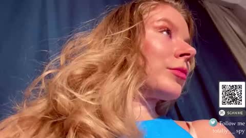 Snapshot of totally_spy chatting on 02/08/26, 05:27 Madam Viktoria Vacation in Portugal 2811 - 0412 online show from 02/08/26, 05:27