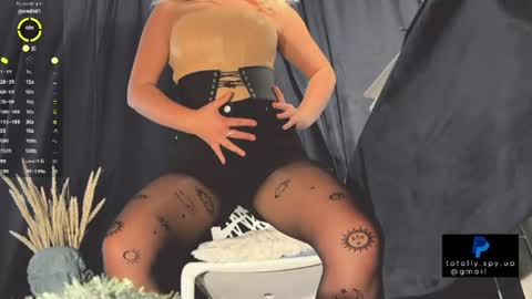 Snapshot of totally_spy chatting on 07/21/26, 04:53 Madam Viktoria Vacation in Portugal 2811 - 0412 online show from 07/21/26, 04:53