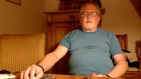 Snapshot of toto758 chatting on 06/18/26, 08:57 toto758 online show from 06/18/26, 08:57