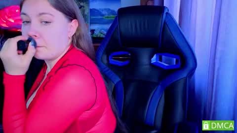   online show from 10/31/25, 09:21