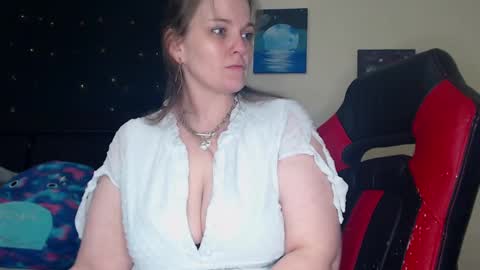 Lilly Miss Mistress Goddess Maam Queen Boss online show from 12/18/24, 10:19