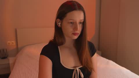 Bella online show from 12/15/25, 04:22