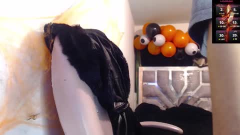 toxca69 online show from 10/19/25, 06:36