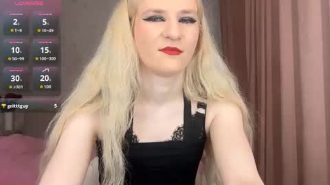 Snapshot of traceeorellama chatting on 06/16/26, 04:42 Tracy online show from 06/16/26, 04:42