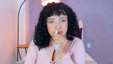 tracielowe_w online show from 12/22/25, 03:25