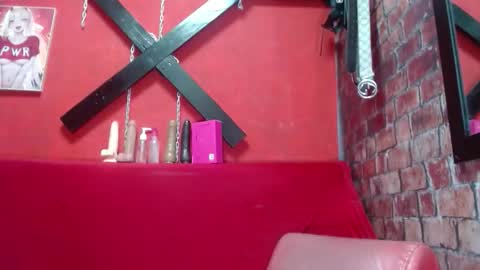 tracy_ks online show from 09/28/25, 02:28