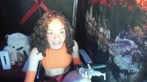 tracy_ks online show from 10/09/25, 08:51