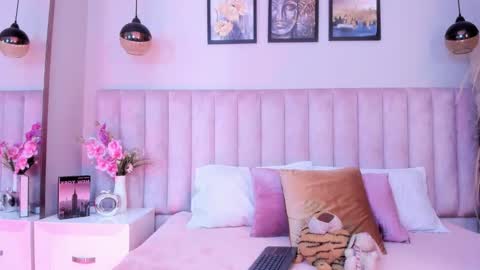 Tracy  online show from 02/03/26, 08:36