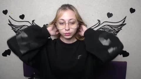 TracyLeeBB online show from 11/30/25, 11:47