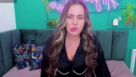 Tracy online show from 11/09/25, 01:37