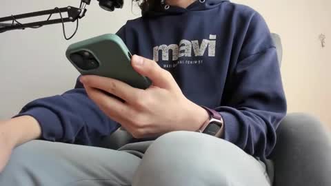 Snapshot of transangel20 chatting on 10/11/25, 11:53 Gunes online show from 10/11/25, 11:53