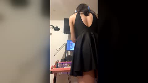 Snapshot of transgirlfriend chatting on 06/11/26, 01:27 transgirlfriend online show from 06/11/26, 01:27
