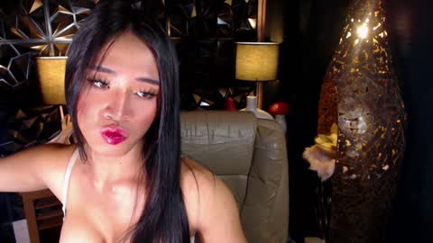 Snapshot of transgoddessrosy chatting on 01/09/25, 02:11 ROSY TAN BE MY KING DONT FORGET TO FOLLOW AND THUMBS UP ME online show from 01/09/25, 02:11