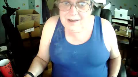 Snapshot of transmtfhello chatting on 05/25/26, 07:09 Peter online show from 05/25/26, 07:09
