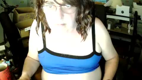Snapshot of transmtfhello chatting on 06/22/26, 10:18 Peter online show from 06/22/26, 10:18