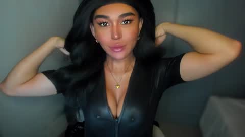 Snapshot of transnextdoor_ chatting on 12/26/24, 04:32 ALMIGHTY GODDESS VALENTINA online show from 12/26/24, 04:32