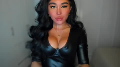 Snapshot of transnextdoor_ chatting on 01/11/25, 08:10 ALMIGHTY GODDESS VALENTINA online show from 01/11/25, 08:10