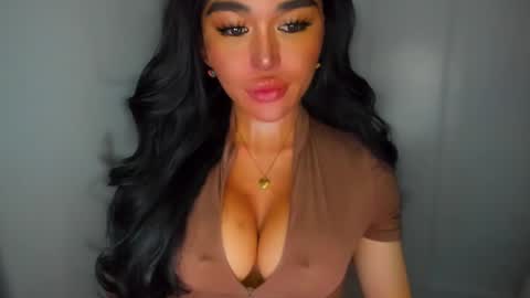 Snapshot of transnextdoor_ chatting on 01/15/25, 07:23 ALMIGHTY GODDESS VALENTINA online show from 01/15/25, 07:23