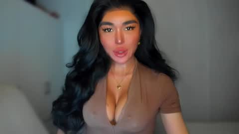 Snapshot of transnextdoor_ chatting on 01/24/25, 11:23 ALMIGHTY GODDESS VALENTINA online show from 01/24/25, 11:23