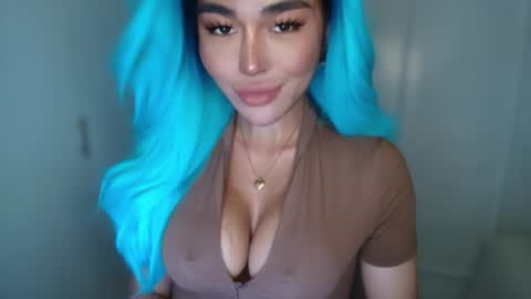 Snapshot of transnextdoor_ chatting on 01/27/25, 11:43 ALMIGHTY GODDESS VALENTINA online show from 01/27/25, 11:43