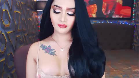 Snapshot of transplayfullolivia chatting on 01/18/25, 10:06 KYLIE BELLA  TS online show from 01/18/25, 10:06