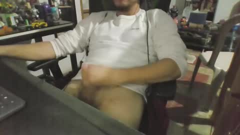 traveler_92 online show from 02/11/26, 04:17