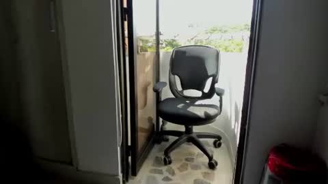 travis bakerr online show from 06/28/26, 02:23