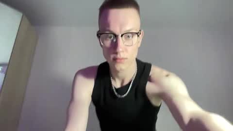 Snapshot of travis_gracile chatting on 04/07/26, 09:21 Travis online show from 04/07/26, 09:21